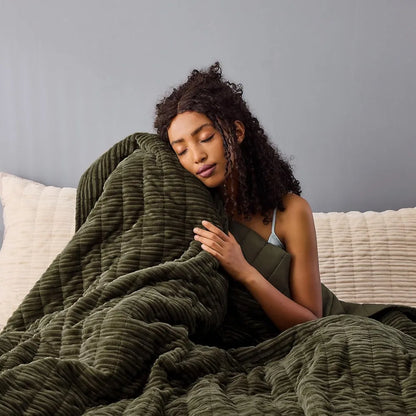 Plush Velvet Quilt - for King Size Beds, Lightweight Comforter,