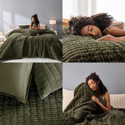 Plush Velvet Quilt - for King Size Beds, Lightweight Comforter,