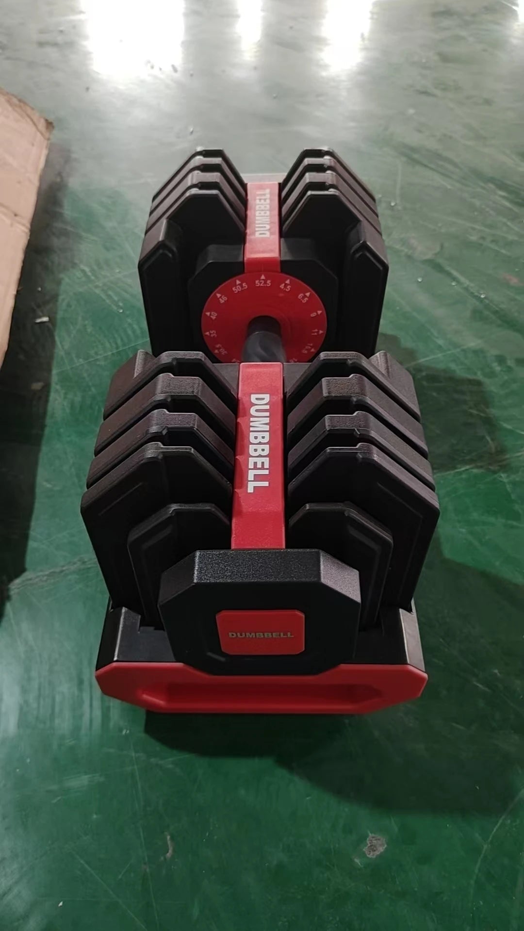 Auto-Locking Adjustable Dumbbell
