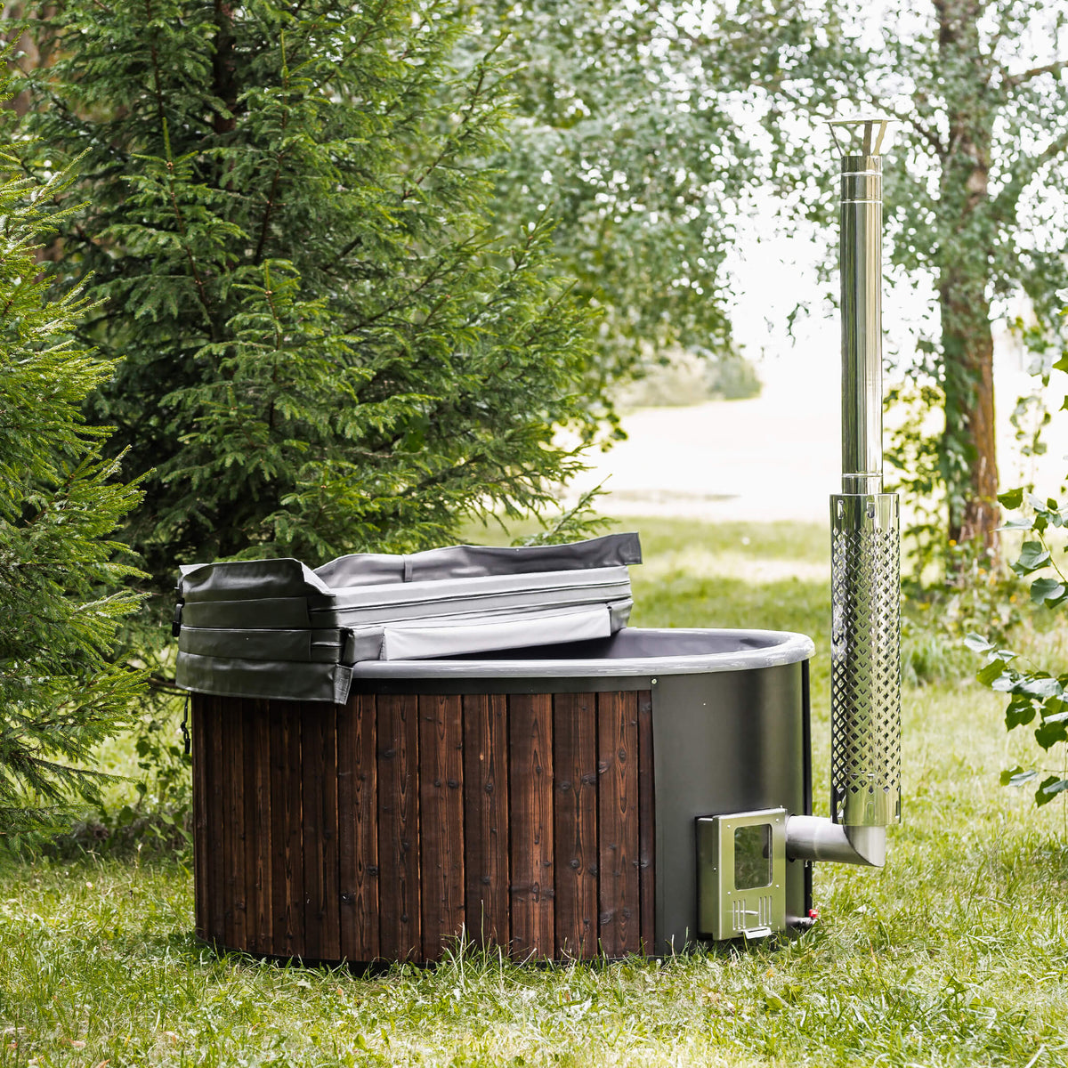 Premium 4-Person Fully-Assembled ThermoWood® Wood-Fired Hot Tub [MWT4] (SAK14528)
